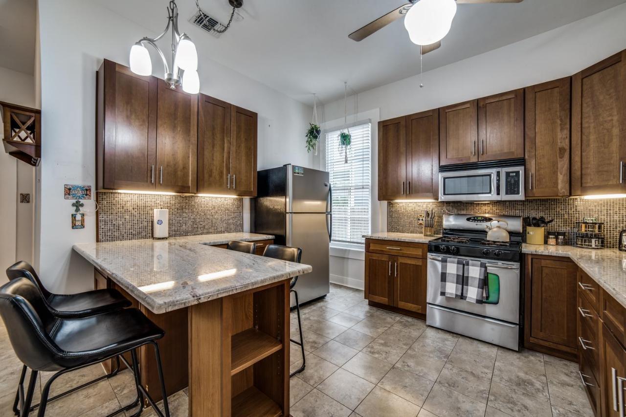 Downtown Historic 2Bdrm, Walk To Riverwalk, Alamo; Beautifully Renovated! San Antonio Eksteriør bilde