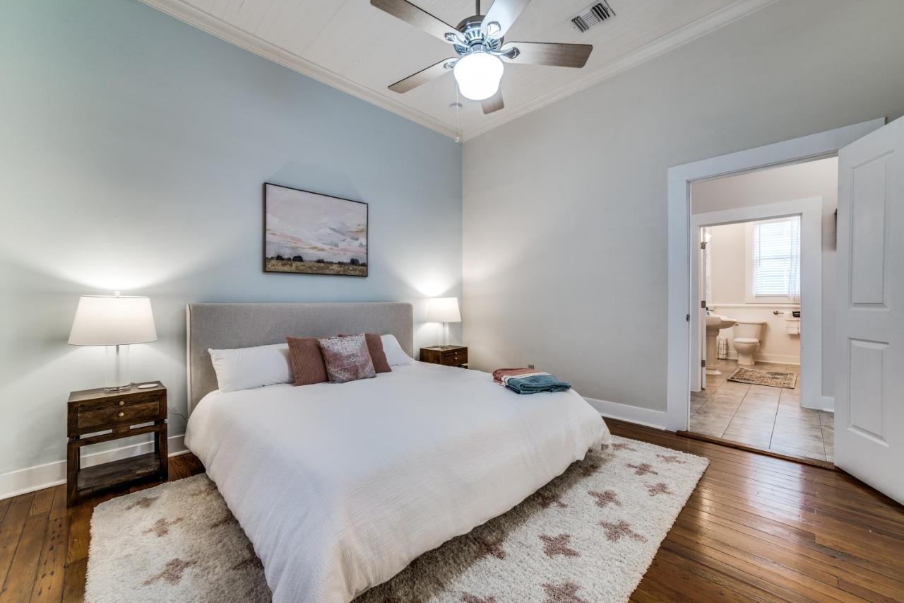 Downtown Historic 2Bdrm, Walk To Riverwalk, Alamo; Beautifully Renovated! San Antonio Eksteriør bilde