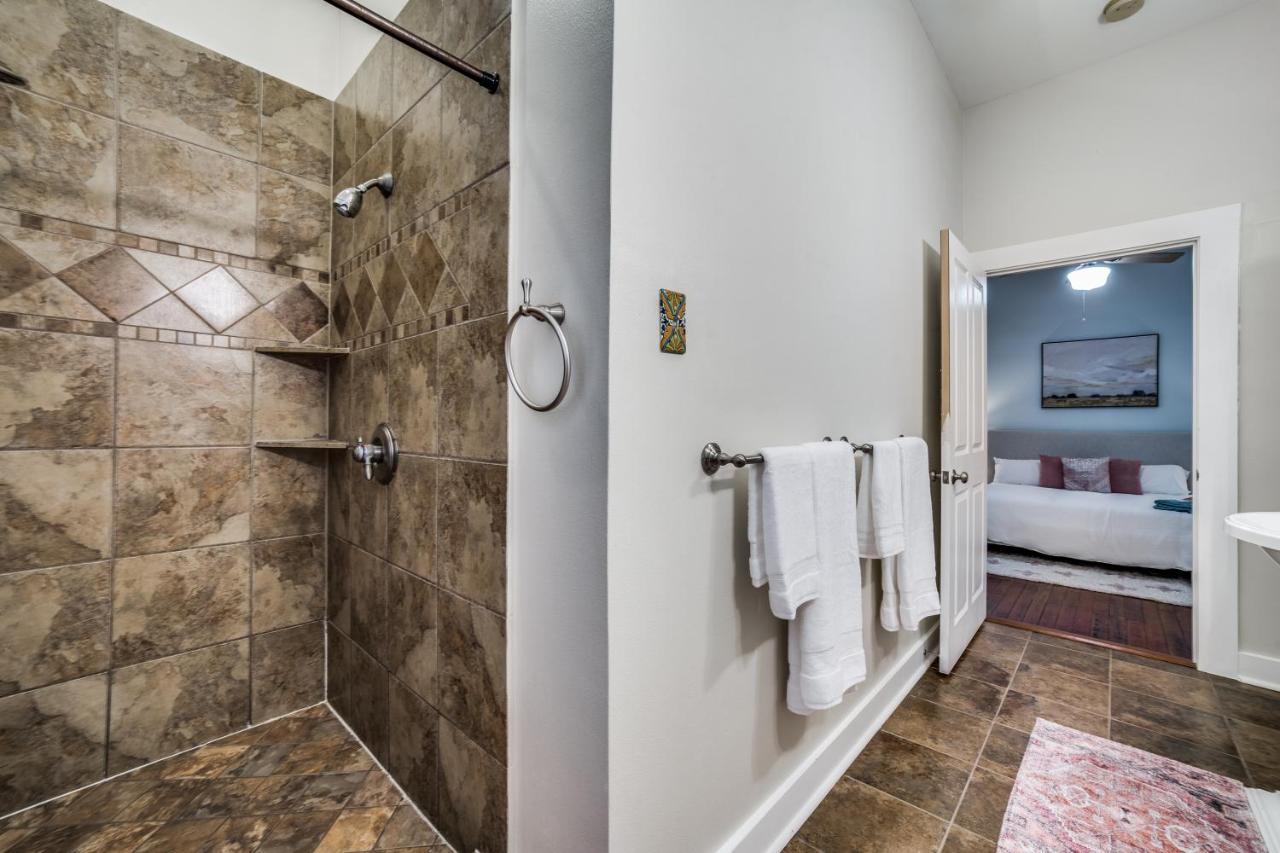 Downtown Historic 2Bdrm, Walk To Riverwalk, Alamo; Beautifully Renovated! San Antonio Eksteriør bilde