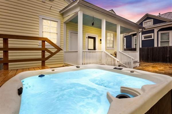 Downtown Historic 2Bdrm, Walk To Riverwalk, Alamo; Beautifully Renovated! San Antonio Eksteriør bilde